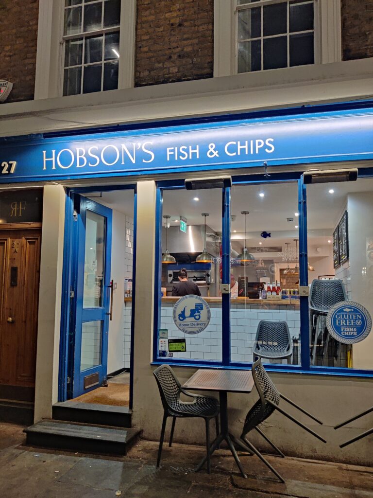Puerta del restaurante Hobson's Fish & Chips en el Soho.