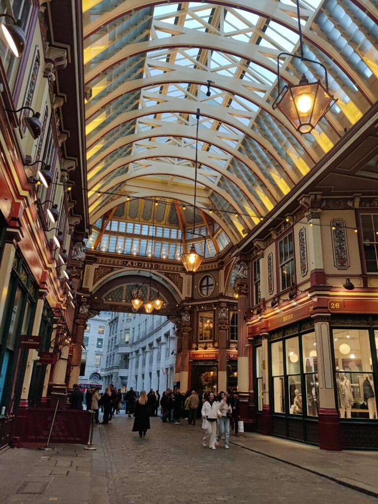Pasadizo Leaden hall Market en la City de Londres.