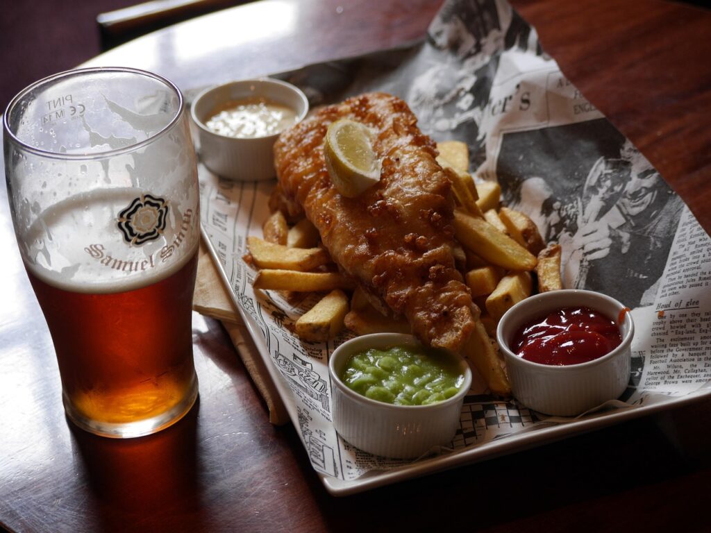 beer, food, meal, fish, chips, drink, glass, nature, lunch, alcohol, fried, sauce